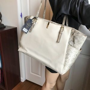 NWT. Designer large carryall bag 💼